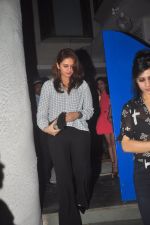Huma Qureshi snapped at Olive in Mumbai on 5th Dec 2014